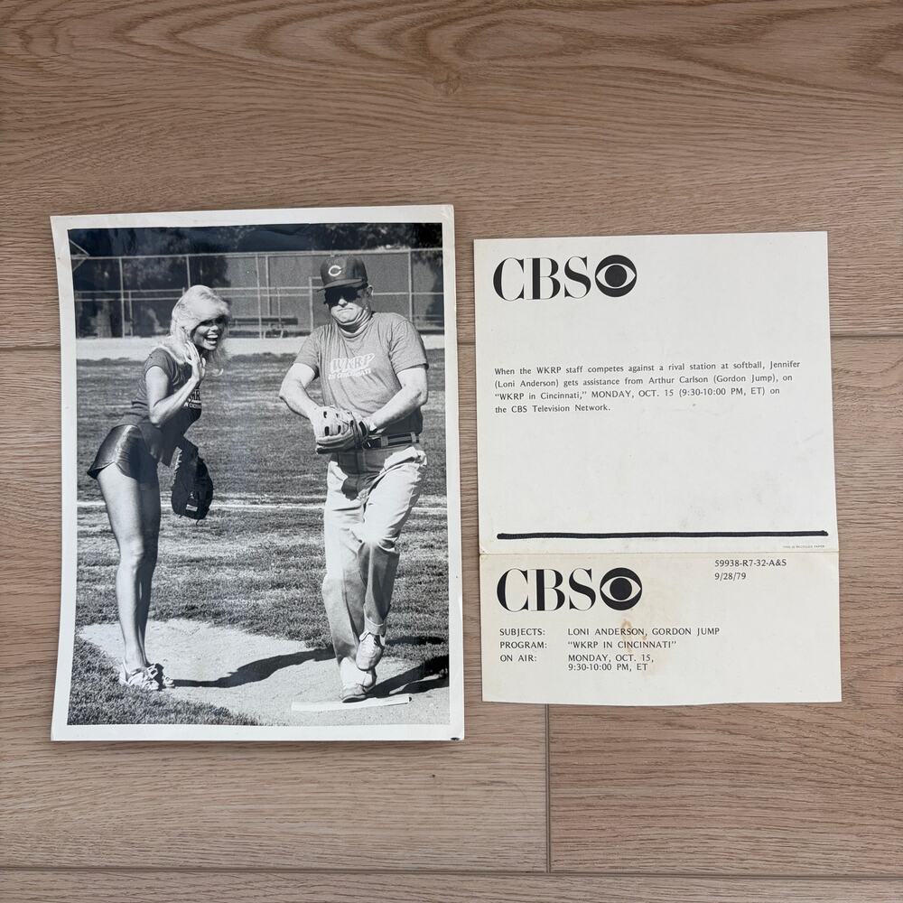 WKRP in Cincinnati Vintage 1979 Glossy 7x9 Black / White Still Loni Anderson